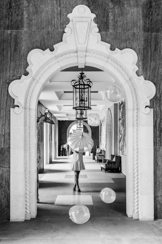 Yellow dress, no stress ( sort/hvitt edition) - Fine Art